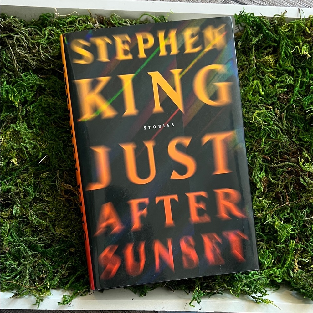 Just After Sunset by Stephen King Hardcover, holographic cover 2008 1st edition